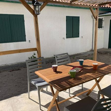 St Georges De Didonne - Agreable Petite Maison Avec Cour - 1 Chambre Сен-Жорж-де-Дидон Экстерьер фото