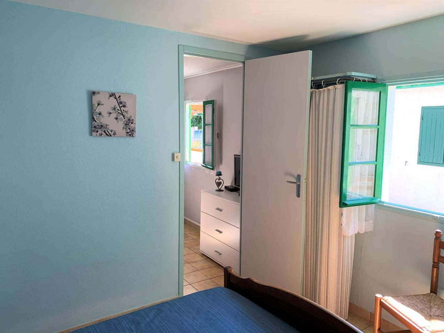 St Georges De Didonne - Agreable Petite Maison Avec Cour - 1 Chambre Сен-Жорж-де-Дидон Экстерьер фото