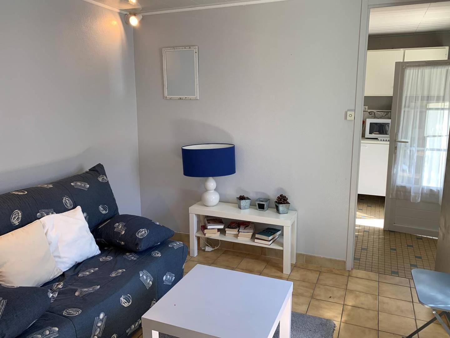 St Georges De Didonne - Agreable Petite Maison Avec Cour - 1 Chambre Сен-Жорж-де-Дидон Экстерьер фото