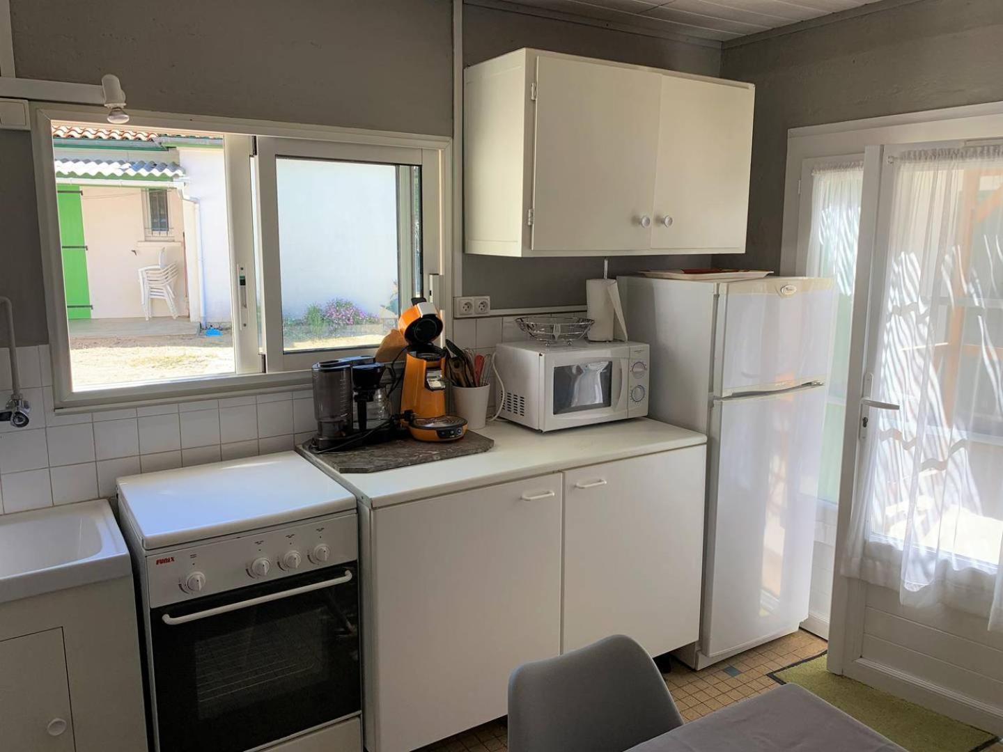 St Georges De Didonne - Agreable Petite Maison Avec Cour - 1 Chambre Сен-Жорж-де-Дидон Экстерьер фото