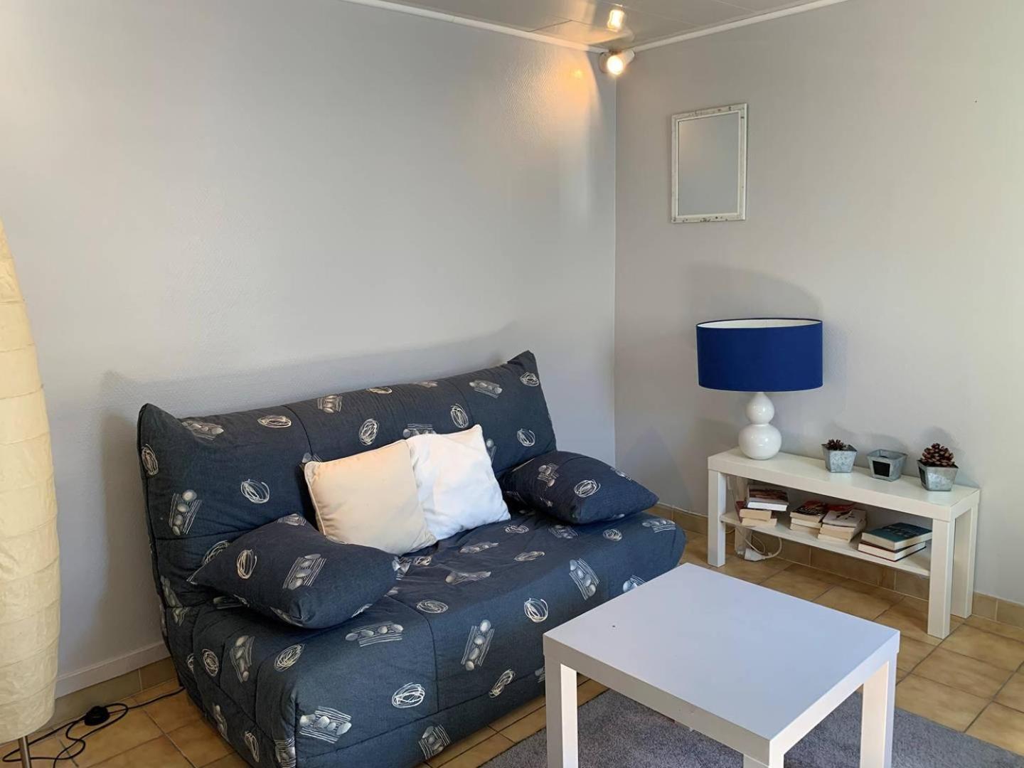 St Georges De Didonne - Agreable Petite Maison Avec Cour - 1 Chambre Сен-Жорж-де-Дидон Экстерьер фото